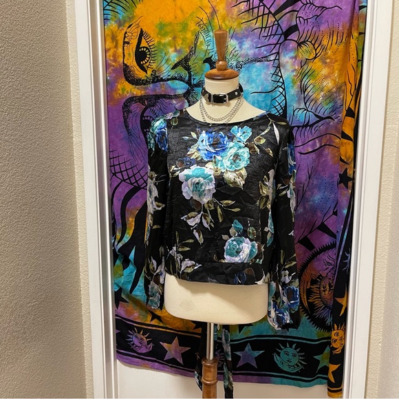 🌈 Amazing open back floral blouse - Picture 5 of 11